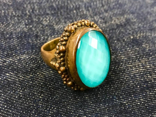 レディースファッションのアクセサリー