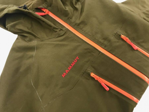 パーカーのアウトドア