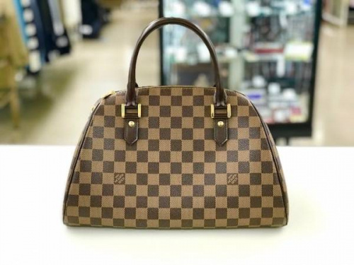 バッグのルイヴィトン（LOUIS VUITTON）