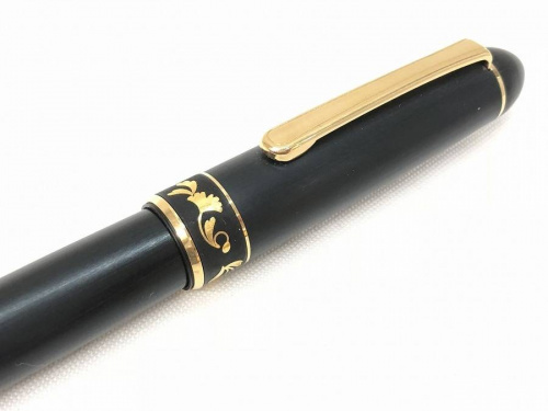 ビジネスアイテムの万年筆