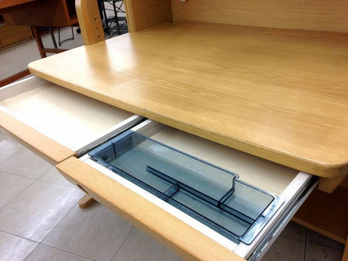 デスクの学習机