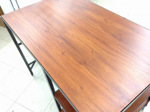 デザイナーズのデスク