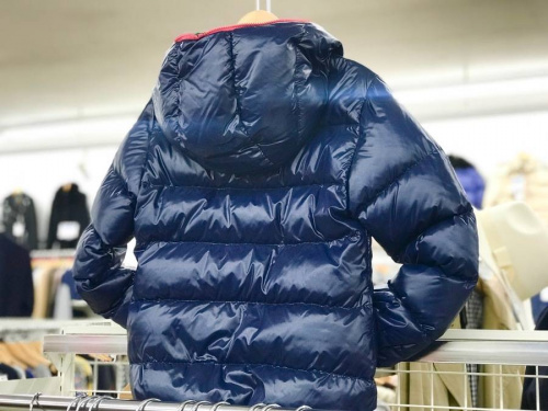アウターのダウンジャケット