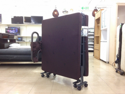 家具のベッド