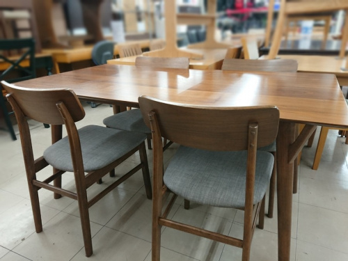 家具のダイニングセット