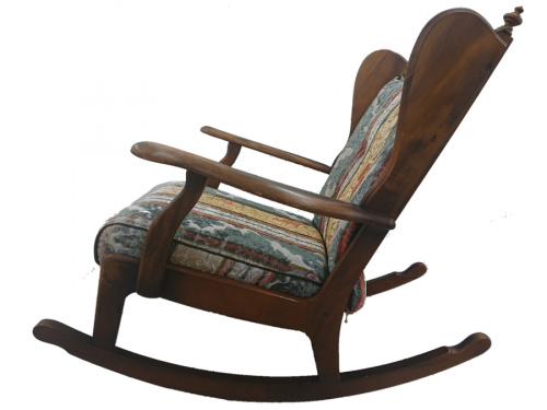 イスのロッキングチェアー