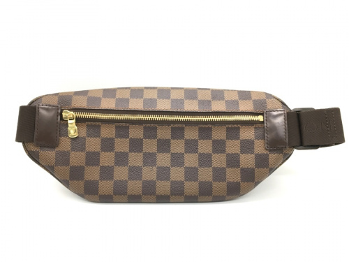 ポーチのウエストポーチ