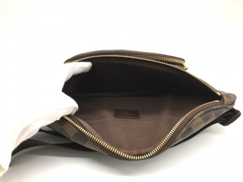 ウエストポーチのLOUIS VUITTON