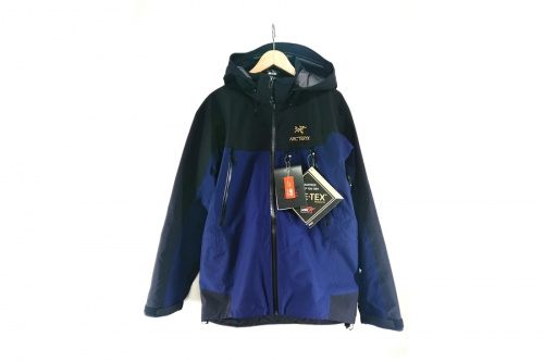 トップスのジャケット