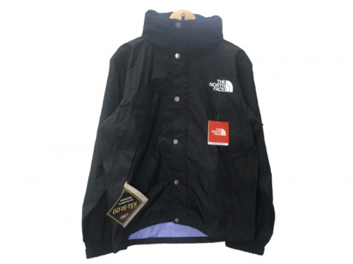 アウトドア用品のアウトドアウェア