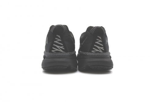 ホカオネオネのランニングシューズ