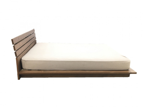 ベッドのダブルベッド