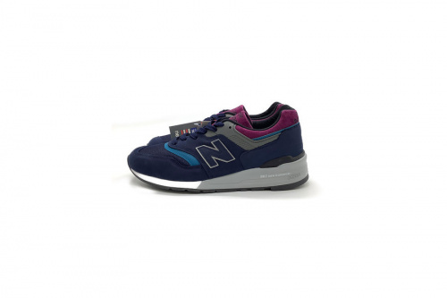 スニーカーのNEW BALANCE