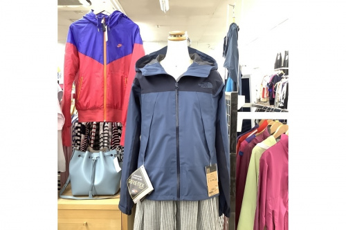 トップスのジャケット