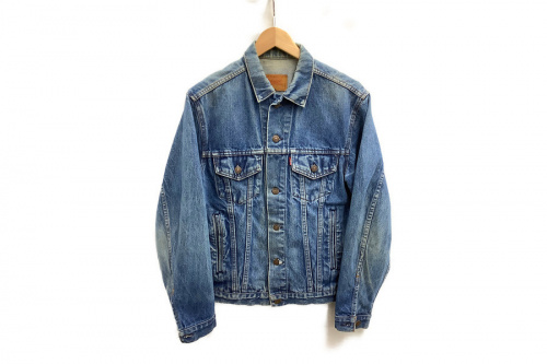 アウターのLevi's