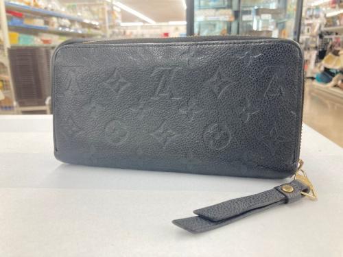 LOUIS VUITTONの長財布