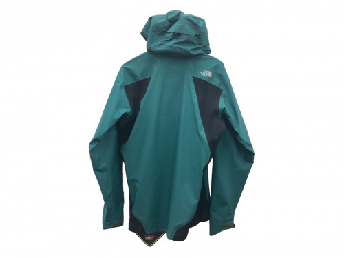 ジャケットのTHE NORTH FACE