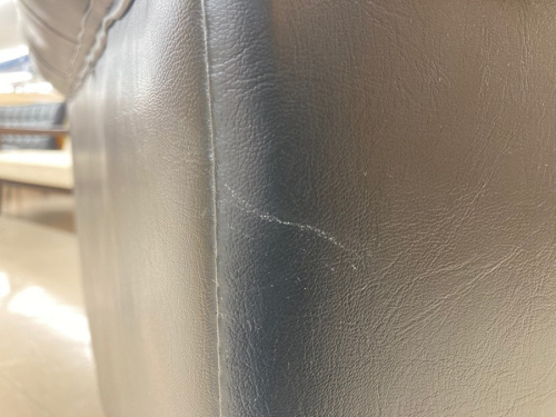 一人掛けソファーのチェスターフィールド