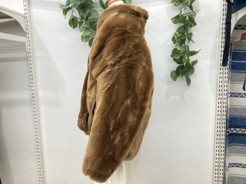 コートのフェイクファーコート