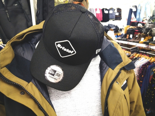 メンズファッションのメッシュキャップ