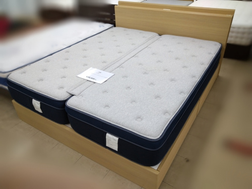 家具のベッド