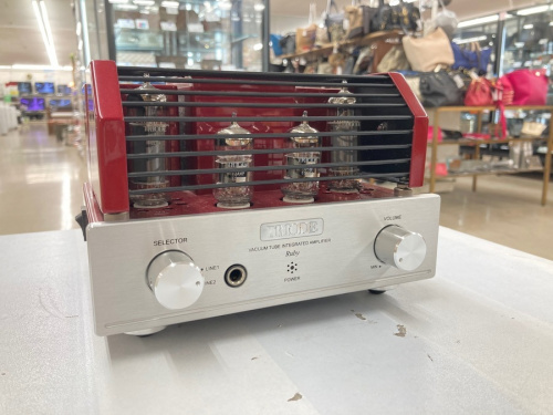 オーディオ機器のアンプ