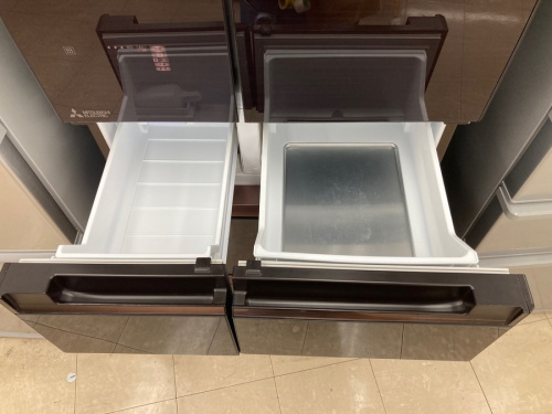 6ドア冷蔵庫のMITSUBISHI