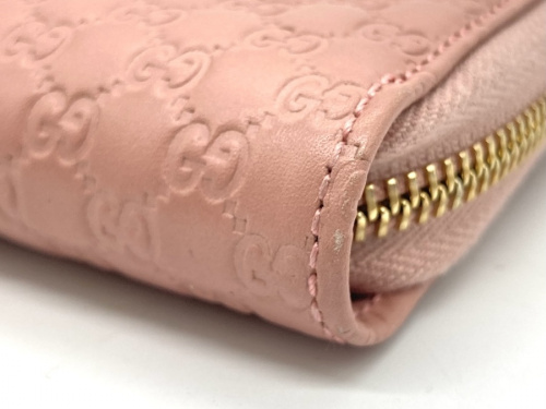 ラウンドファスナーウォレットのGUCCI