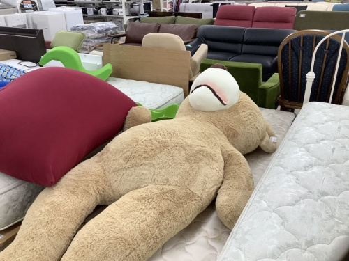 食器棚のソファ