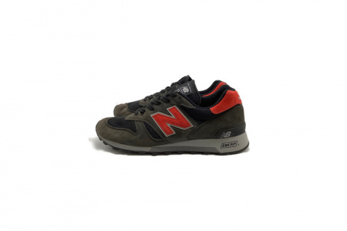 スニーカーのNEW BALANCE