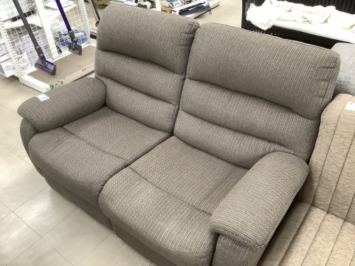 チェストのテーブル