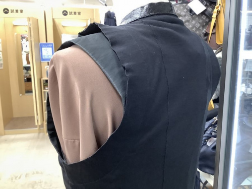 トップスのBALENCIAGA