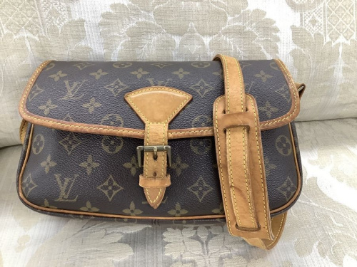 ブランド・ラグジュアリーのLOUIS VUITTON
