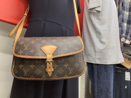 LOUIS VUITTONのルイ ヴィトン
