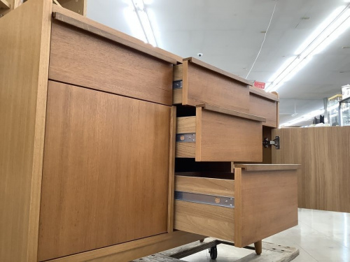 キャビネットのウニコ