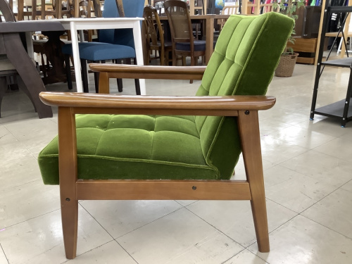 1人掛けソファーのkarimoku