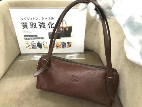 バッグのIL BISONTE