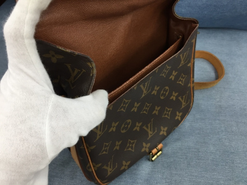 ルイヴィトンのカルトシエール