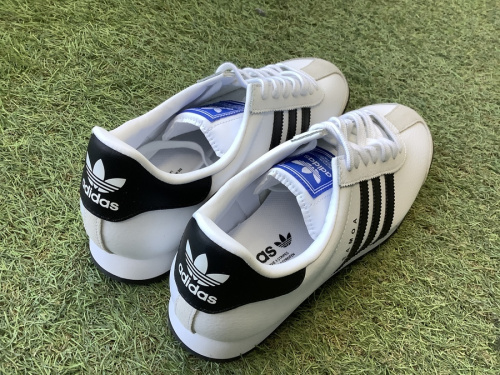 adidasのアディダス