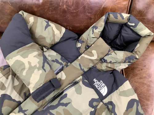 トップスのジャケット