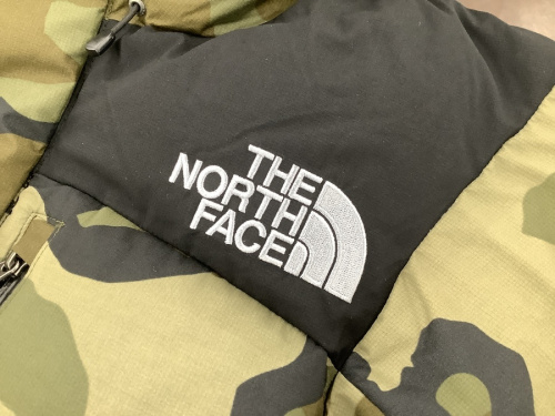 ジャケットのノベルティーバルトロライトダウン