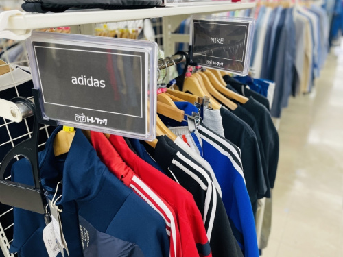 adidasのスニーカー