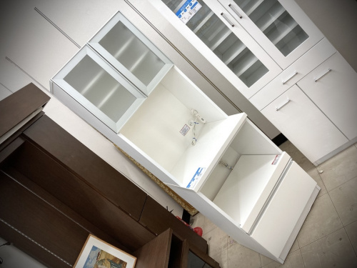 ライティングデスクの本棚