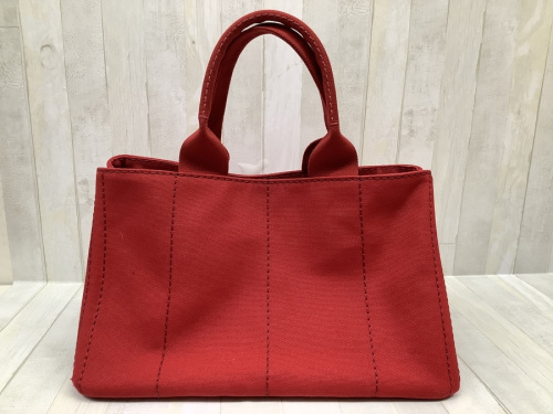 トートバッグのPRADA