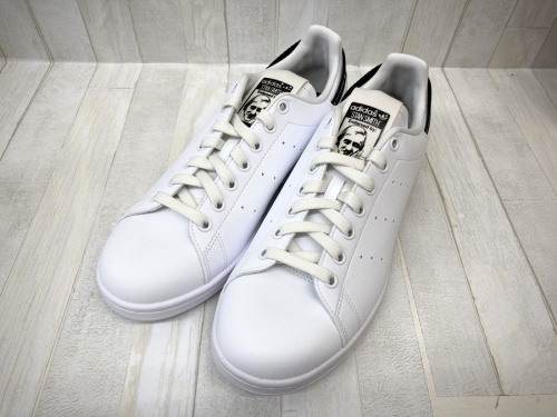 adidasのSTAN SMITH
