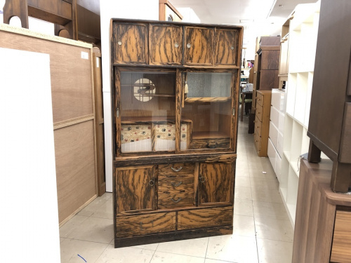 収納家具の茶棚