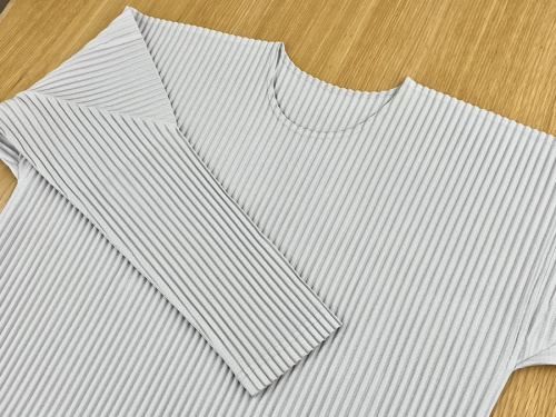 メンズファッションのプリーツカットソー