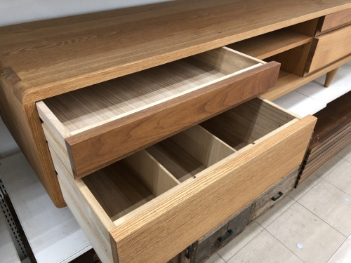 テレビボードのACTUS