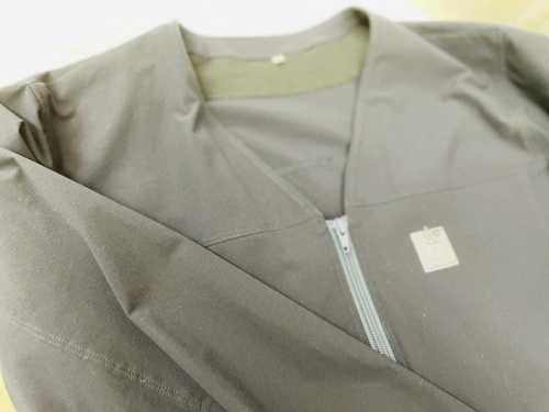 トップスのジャージ