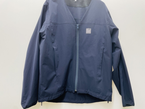 ウォームアップジャケットのNEPENTHES